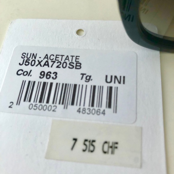 🎀 VALENTINO V702SB / 963 BLUE WOMENS SUNGLASSES. - Picture 3 of 8